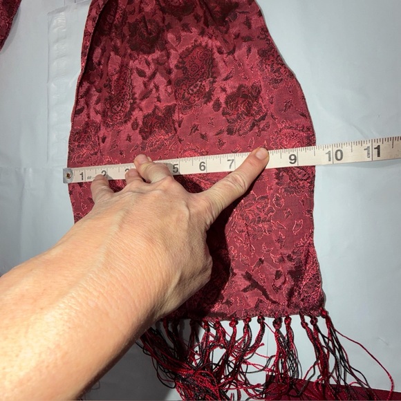 Vintage RED GLENTEX Paisley floral Print Long Scarf Rayon Black Red Long Fringe - Picture 3 of 13